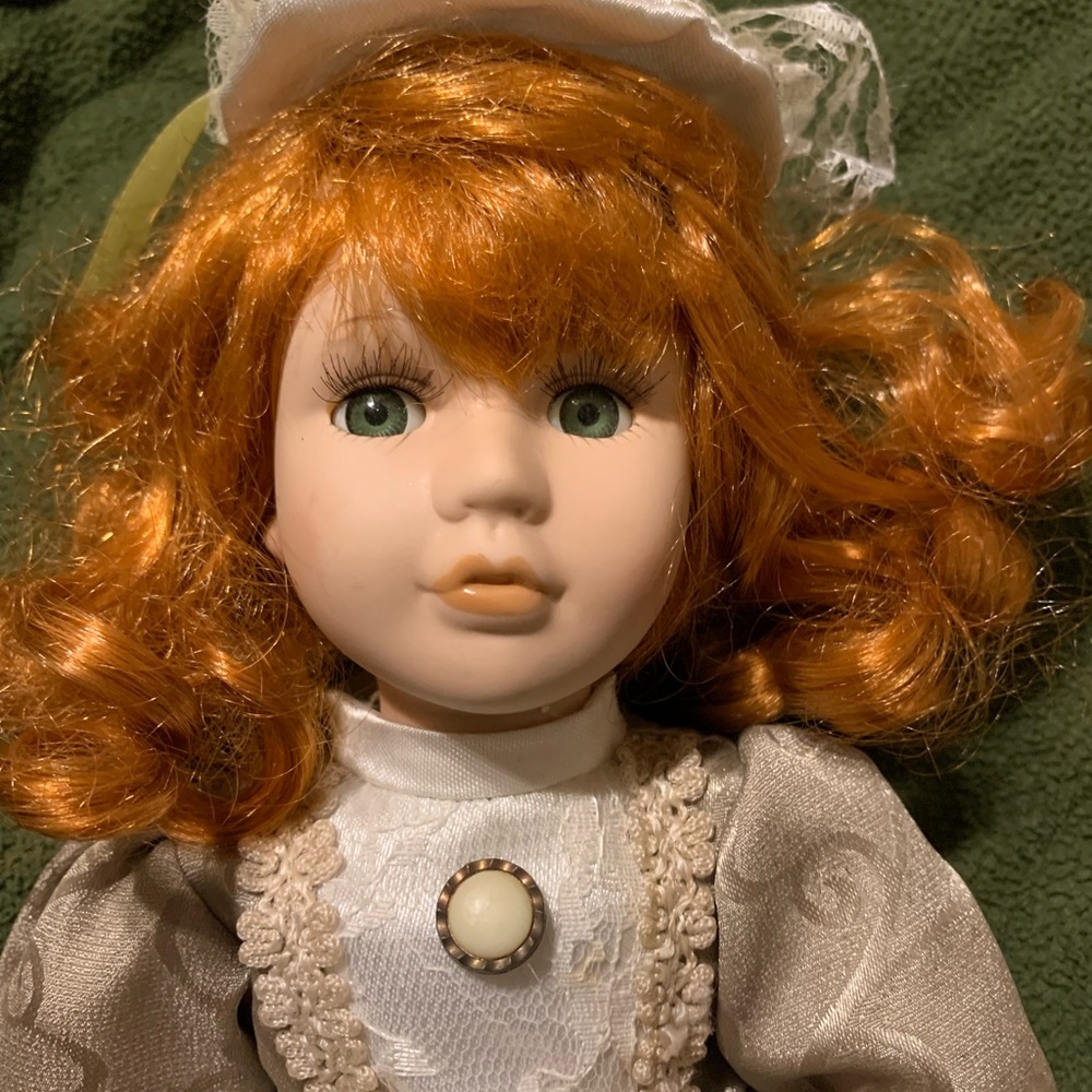 ✨ Vintage Porcelain Doll – Victorian Green & Gold Outfit ✨